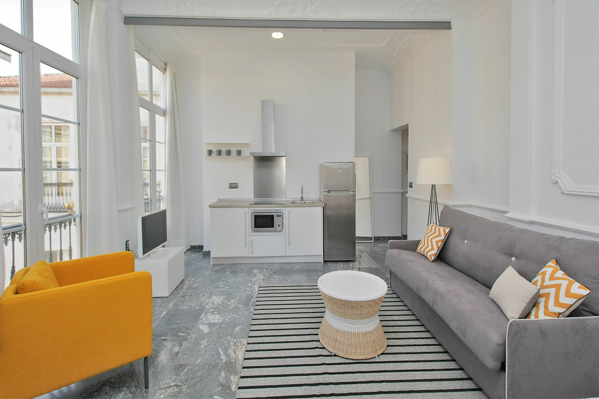 Apartamentos Plaza Constitucion - Larios Málaga Esterno foto