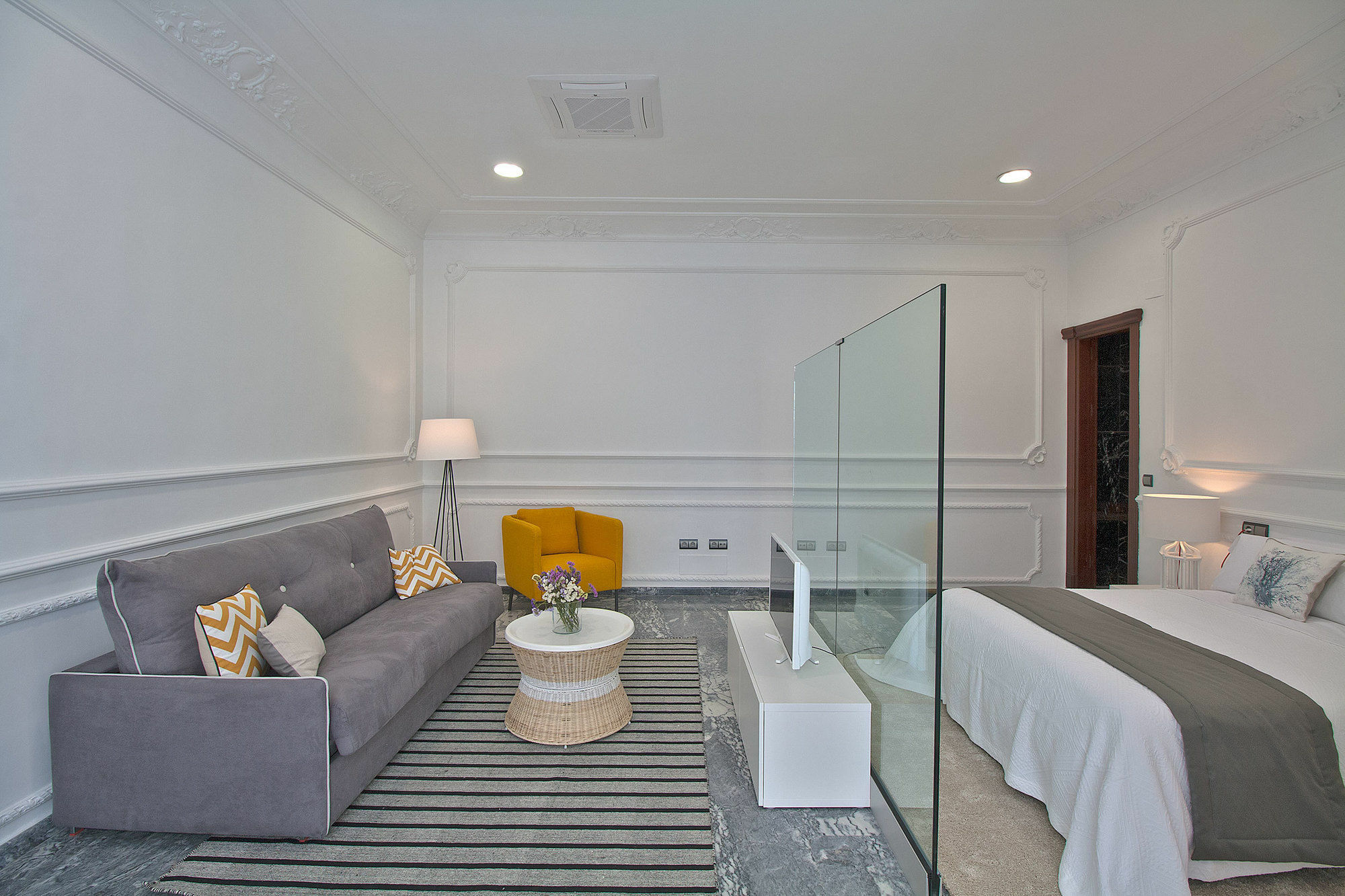 Apartamentos Plaza Constitucion - Larios Málaga Esterno foto